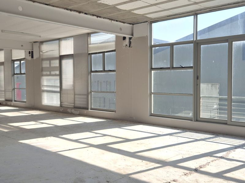 UPPER EAST SIDE | PRIME COMMERCIAL | WELL-APPOINTED | DOUBLE TREE HOTEL - Photo 2