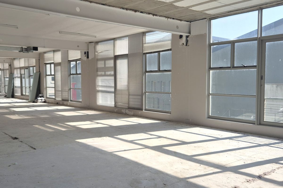 UPPER EAST SIDE | PRIME COMMERCIAL | WELL-APPOINTED | DOUBLE TREE HOTEL - Photo 4