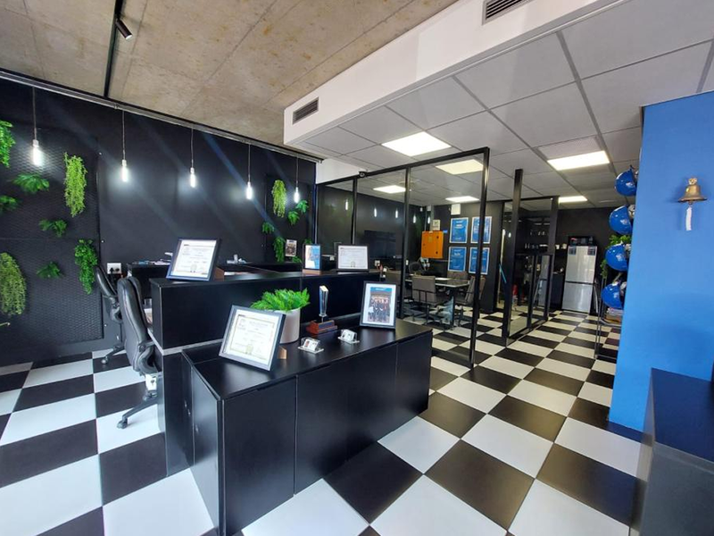 High end office space - Photo 3