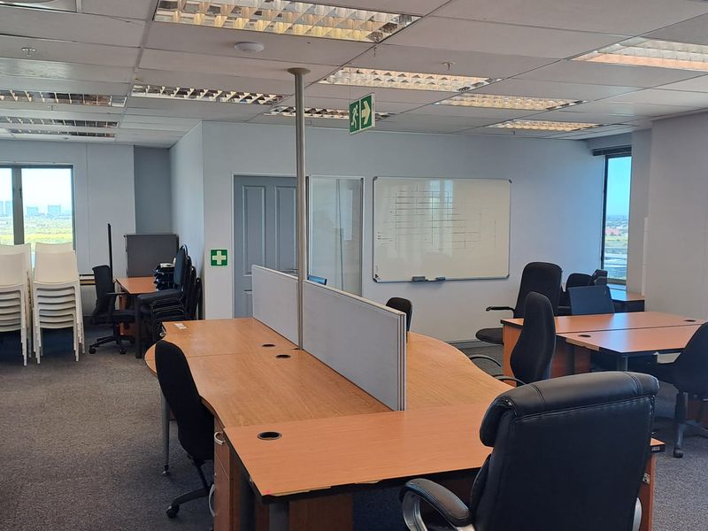 6th Floor Office Space in Canal Walk, Century City - Photo 7