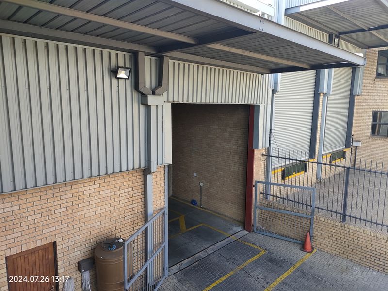 2418m2  Warehouse  - TO LEASE - Photo 10