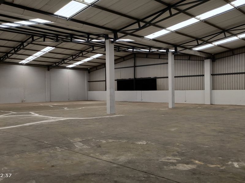 1094m2  Warehouse  - TO LEASE - Photo 9