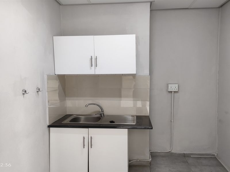 1094m2  Warehouse  - TO LEASE - Photo 7