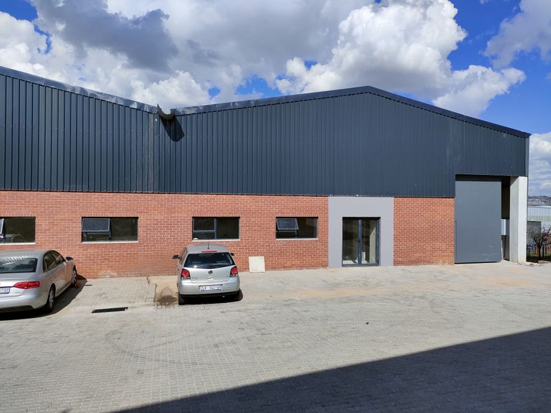 1094m2  Warehouse  - TO LEASE - Photo 4