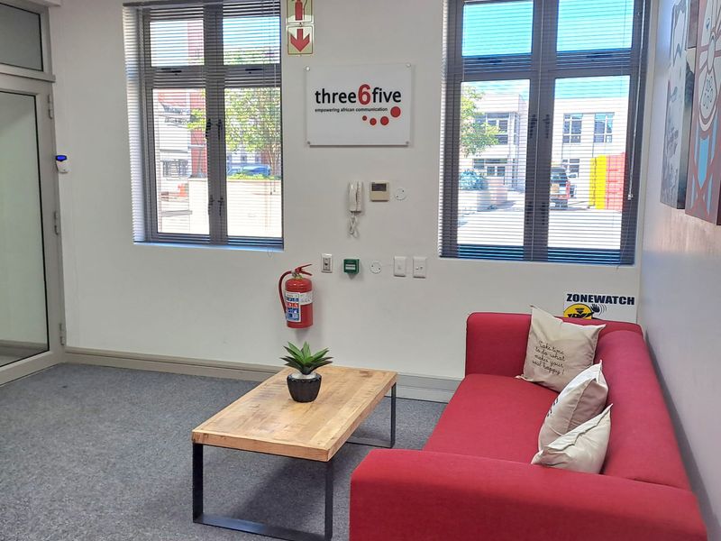 Ground Floor Office Space to Let in Grosvenor Spuare, Century City - Photo 4