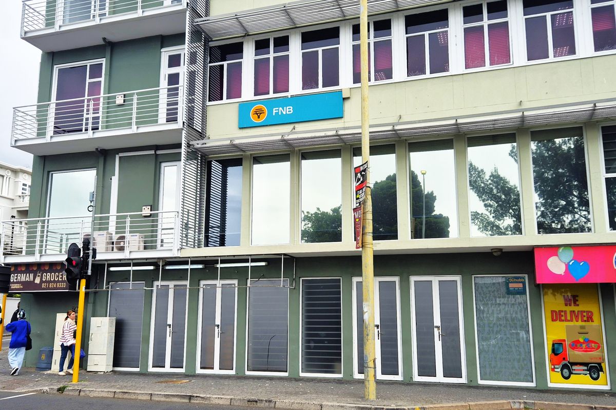 GARDENS COMMERCIAL | THEBA HOSKEN HOUSE | HIGH-VISIBILITY RETAIL - Photo 2