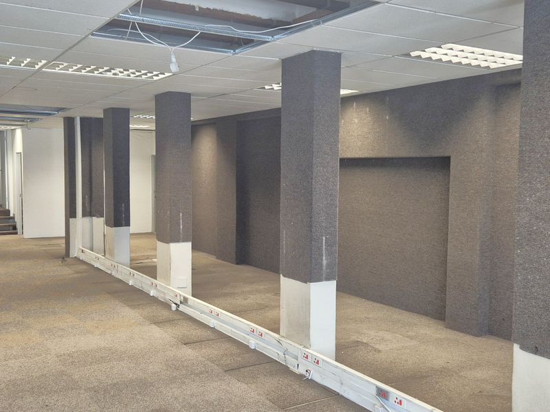 GARDENS COMMERCIAL | THEBA HOSKEN HOUSE | HIGH-VISIBILITY RETAIL - Photo 6