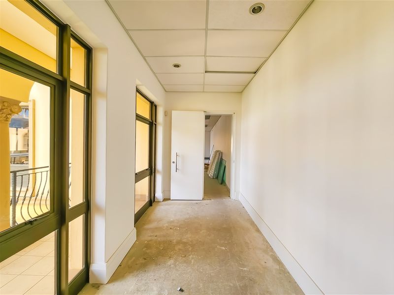 201m2 Open Plan Office to Let in Fourways - Photo 5