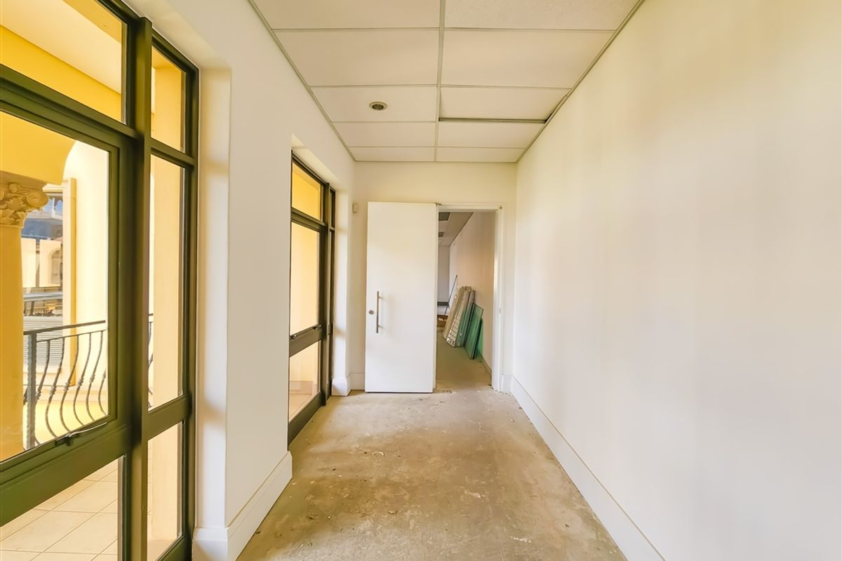 201m2 Open Plan Office to Let in Fourways - Photo 5