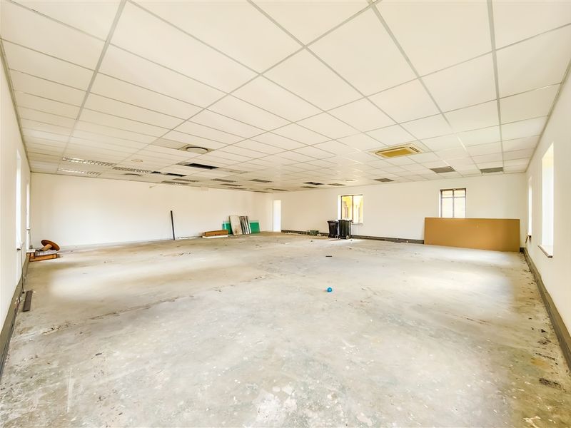 201m2 Open Plan Office to Let in Fourways - Photo 9