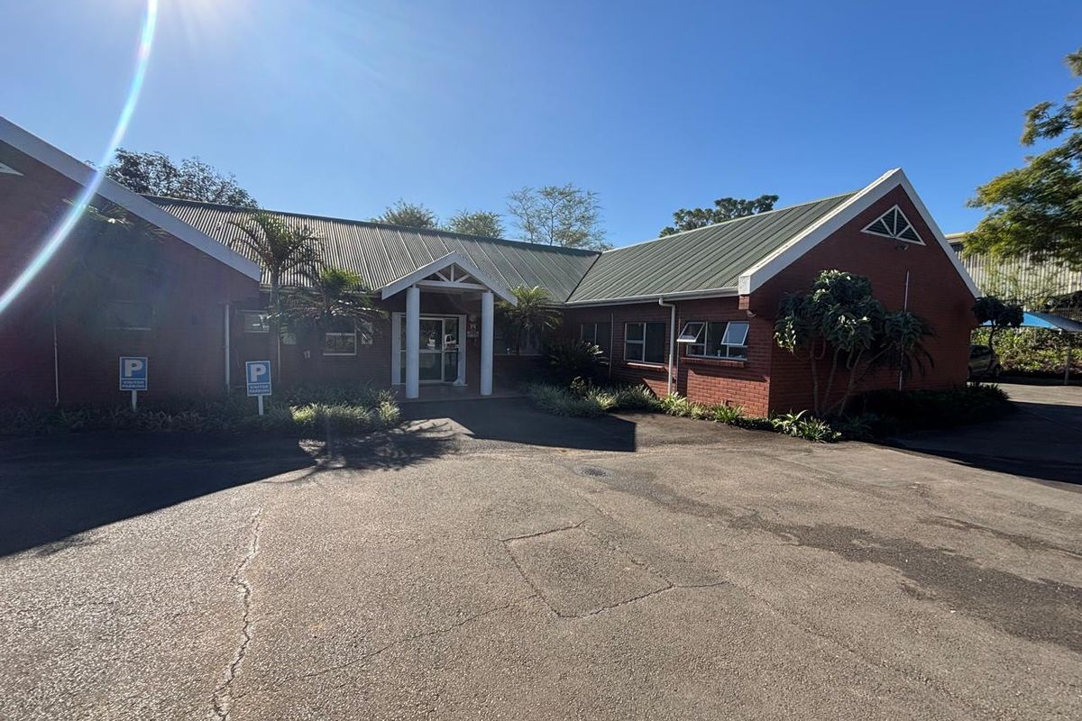 374sqm of Offices and 448sqm of Storage space for sale in Camps Drift in Pmb at R6,500 000 plus Vat. - Photo 2