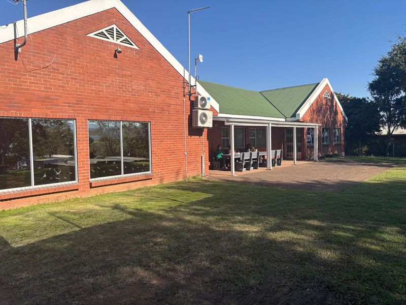 374sqm of Offices and 448sqm of Storage space for sale in Camps Drift in Pmb at R6,500 000 plus Vat. - Photo 4