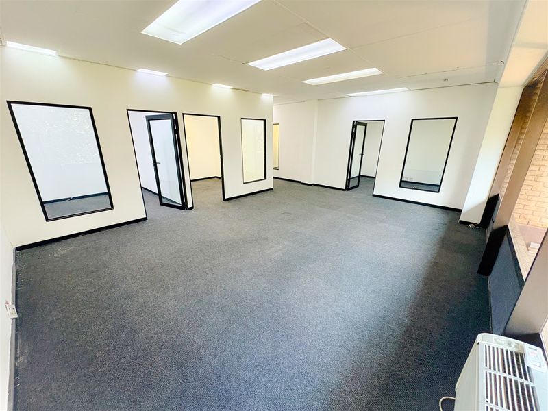 121m2 office space to let in Bedfordview - Photo 1