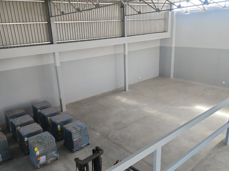 316 m2 Industrial Warehouse Space To Let – Riverside - Photo 3