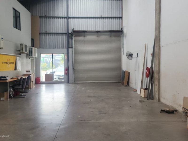 372sqm Warehouse To Let in Riverside Ext 24 | Prime Location & Professional Setup - Photo 9