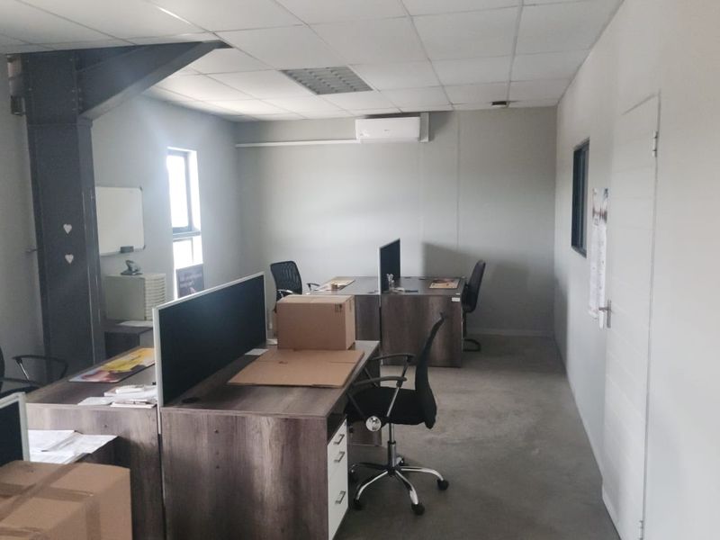 372sqm Warehouse To Let in Riverside Ext 24 | Prime Location & Professional Setup - Photo 4