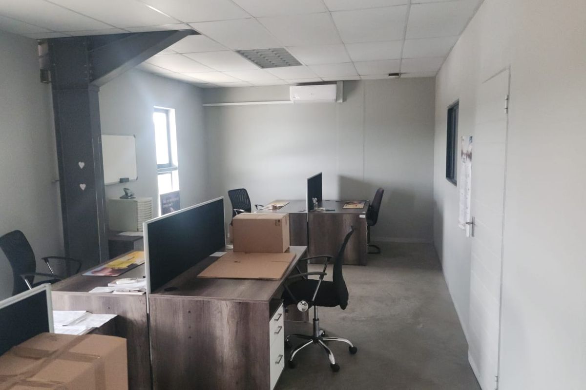 372sqm Warehouse To Let in Riverside Ext 24 | Prime Location & Professional Setup - Photo 4