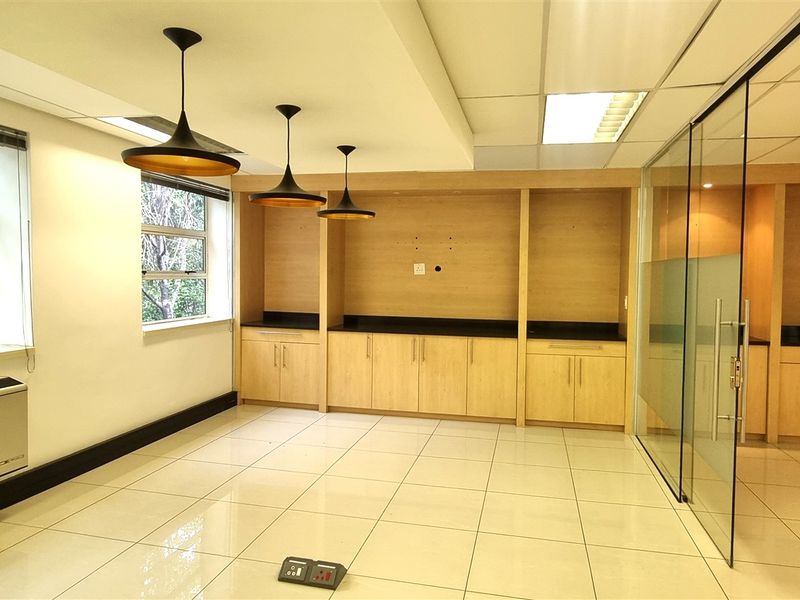 Office space of 213m2 to let on the Ground floor of North Block in Culross Court in Bryanston - Photo 6