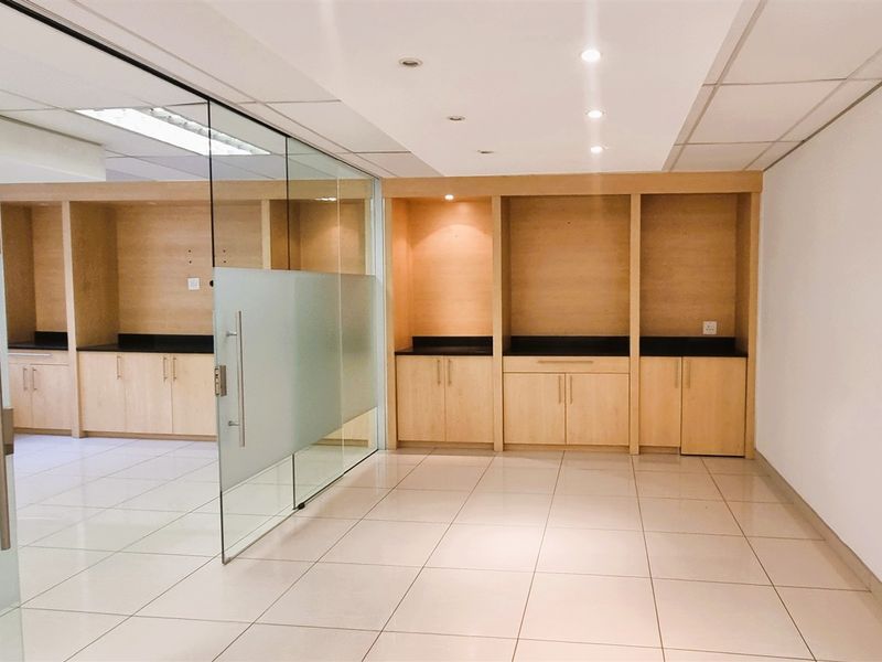 Office space of 213m2 to let on the Ground floor of North Block in Culross Court in Bryanston - Photo 4