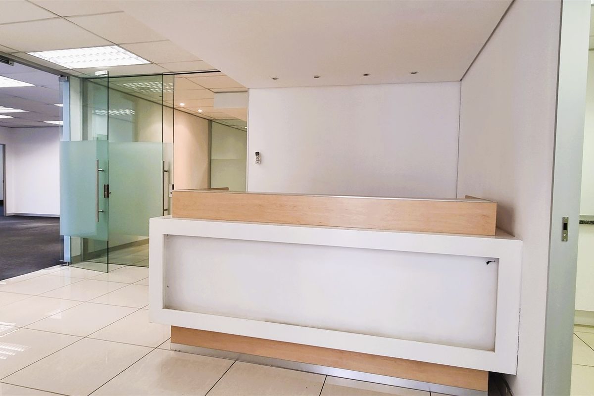 Office space of 213m2 to let on the Ground floor of North Block in Culross Court in Bryanston - Photo 2