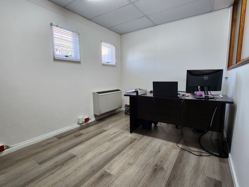 NEWLY RENOVATED OFFICE SPACE | TO LET | RONDEBOSCH - Photo 9