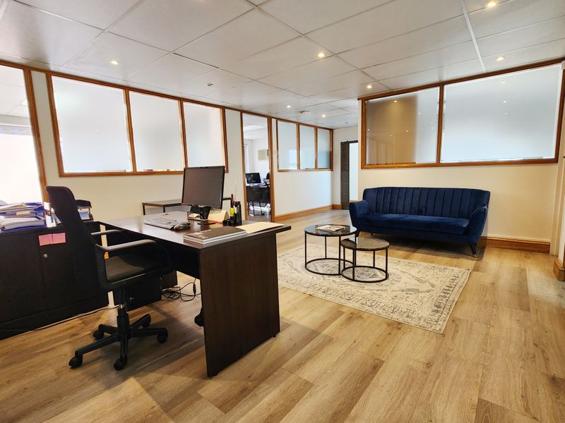 NEWLY RENOVATED OFFICE SPACE | TO LET | RONDEBOSCH - Photo 3