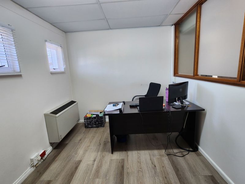 NEWLY RENOVATED OFFICE SPACE | TO LET | RONDEBOSCH - Photo 10