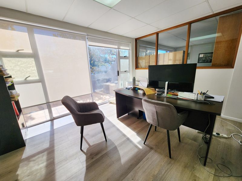 NEWLY RENOVATED OFFICE SPACE | TO LET | RONDEBOSCH - Photo 4