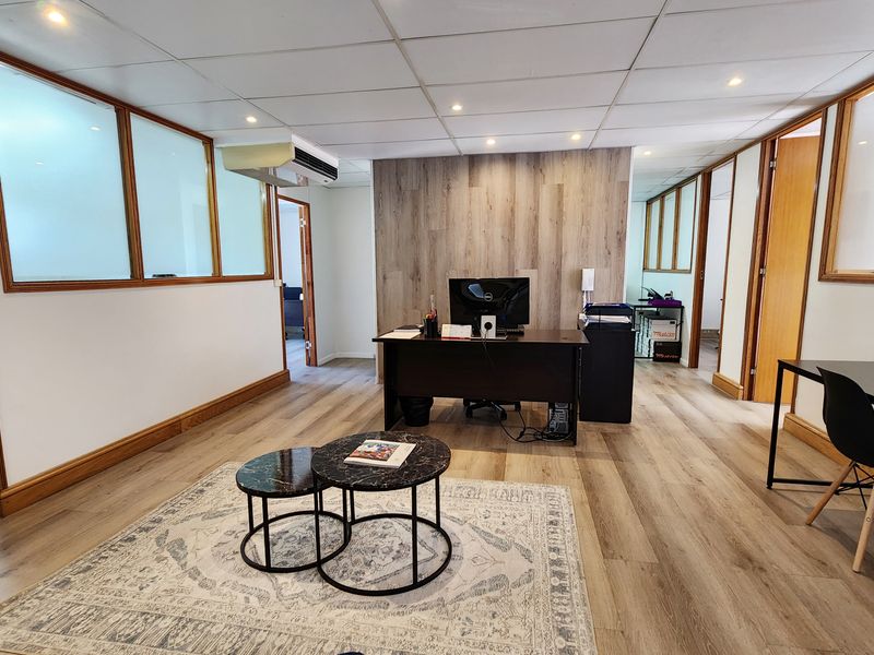 NEWLY RENOVATED OFFICE SPACE | TO LET | RONDEBOSCH - Photo 2