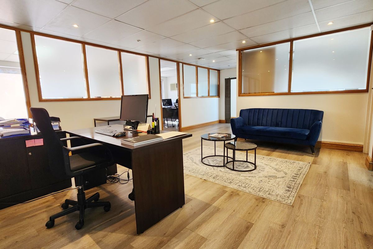 NEWLY RENOVATED OFFICE SPACE | TO LET | RONDEBOSCH - Photo 3