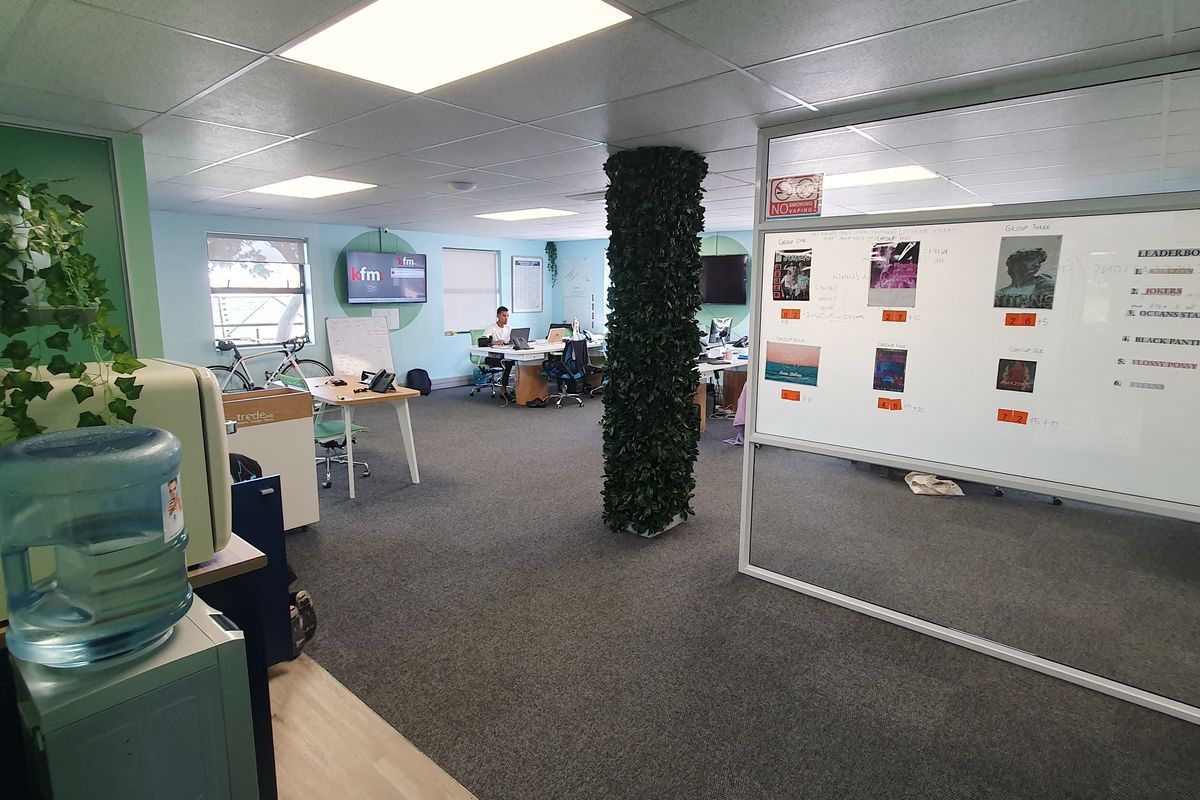 MODERN STAND-ALONE BUILDING |TO LET | GREENFORD ESTATE - Photo 5