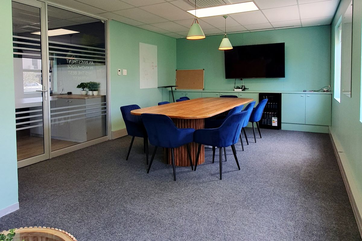 MODERN STAND-ALONE BUILDING |TO LET | GREENFORD ESTATE - Photo 2