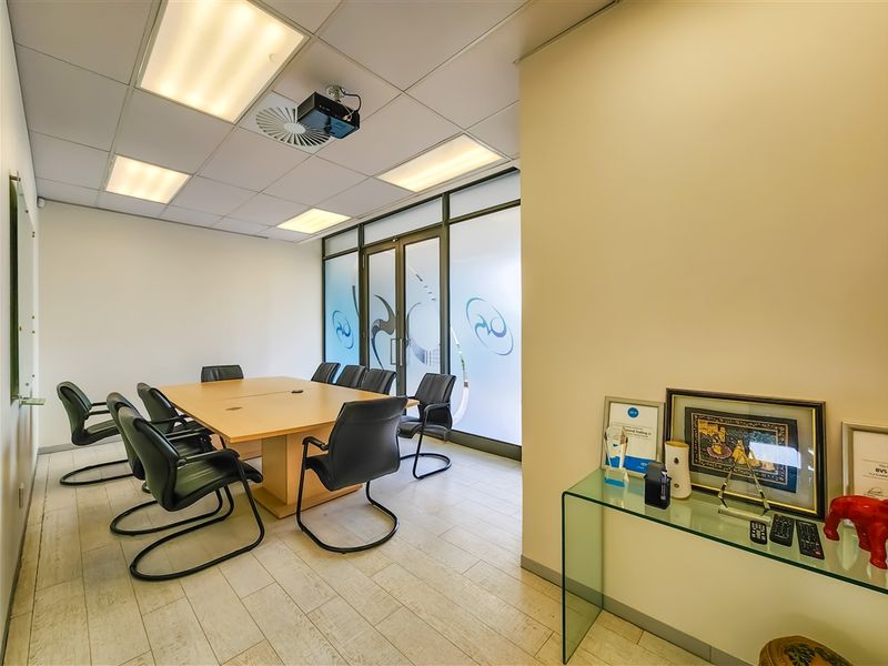 266m2 Office to Let in Longpoint Office Park, Fourways - Photo 7