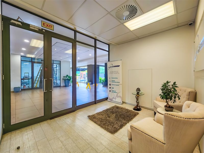 266m2 Office to Let in Longpoint Office Park, Fourways - Photo 5