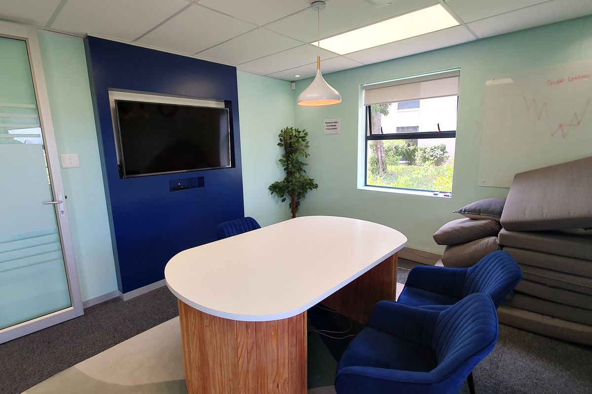 A GRADE OFFICE | TO LET | GREENFORD OFFICE ESTATE - Photo 5