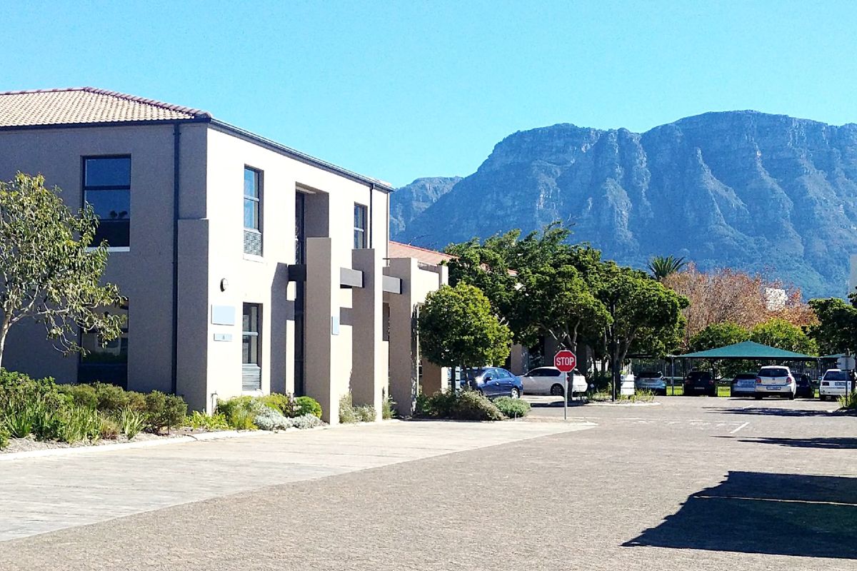 A GRADE OFFICE | TO LET | GREENFORD OFFICE ESTATE - Photo 2