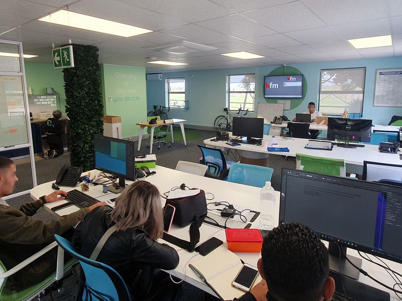 A GRADE OFFICE| TO LET| GREENFORD OFFICE ESTATE - Photo 7