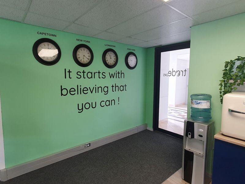 A GRADE OFFICE| TO LET| GREENFORD OFFICE ESTATE - Photo 9