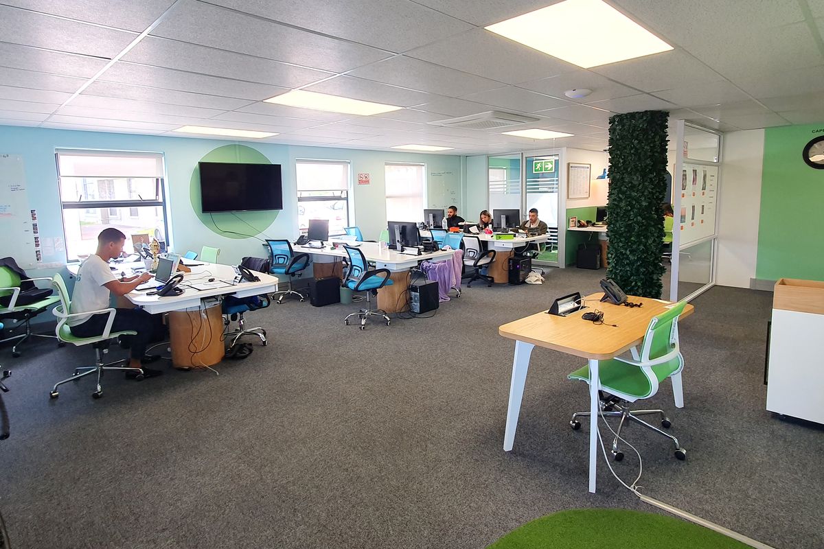 A GRADE OFFICE| TO LET| GREENFORD OFFICE ESTATE - Photo 5