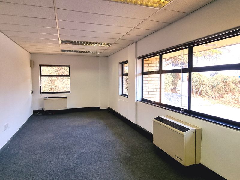 Office to let in Northdowns Office Park - Photo 7