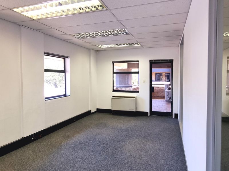 Office to let in Northdowns Office Park - Photo 6