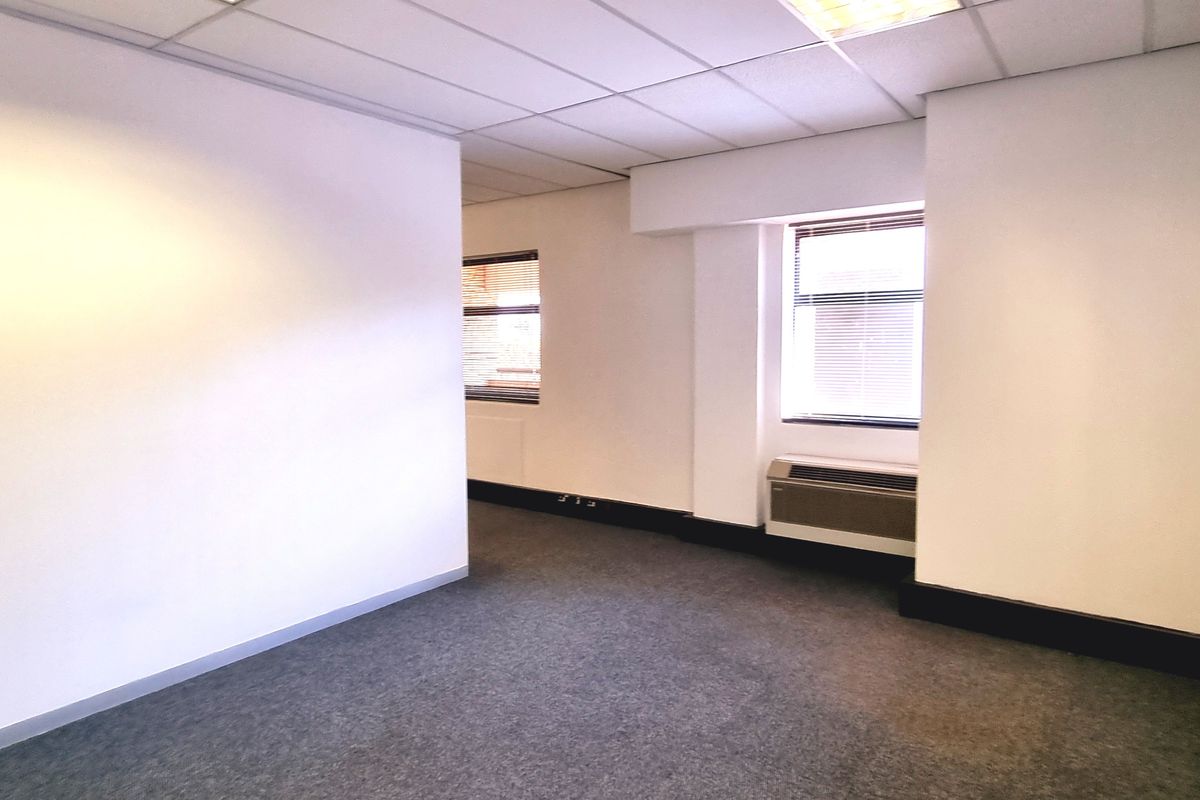 Office to let in Northdowns Office Park - Photo 2