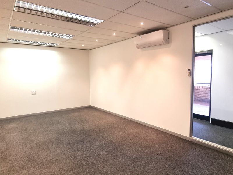 Office to let in Northdowns Office Park - Photo 3