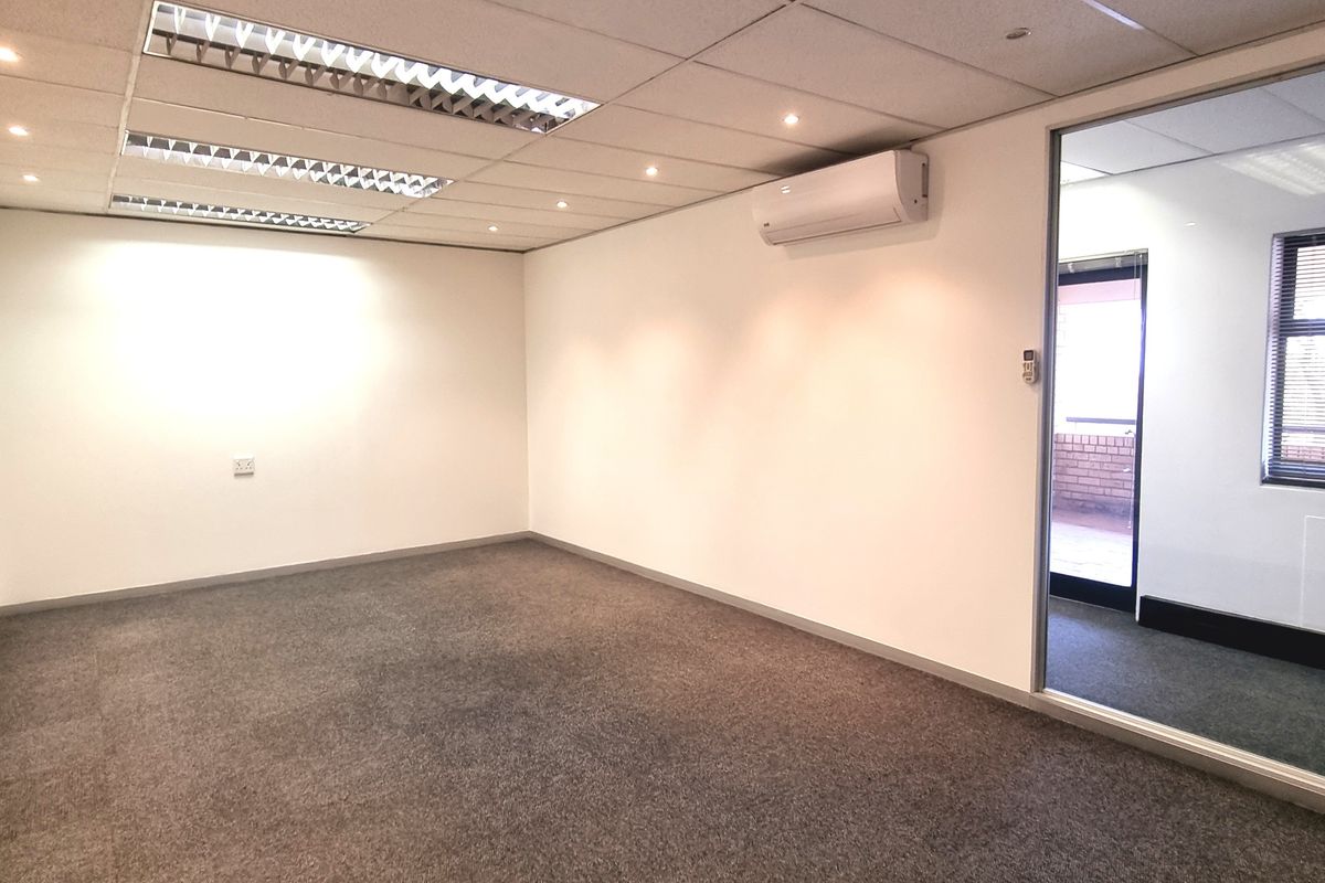 Office to let in Northdowns Office Park - Photo 3