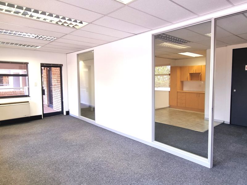 Office to let in Northdowns Office Park - Photo 8