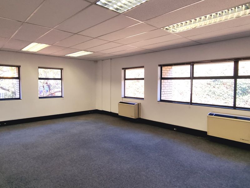 Office to let in Northdowns Office Park - Photo 9