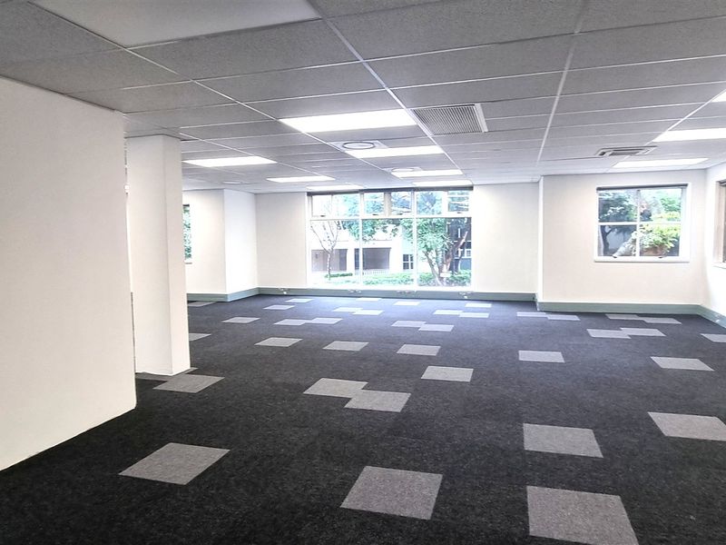 Office space to let in Ballywoods Office Park - Photo 10