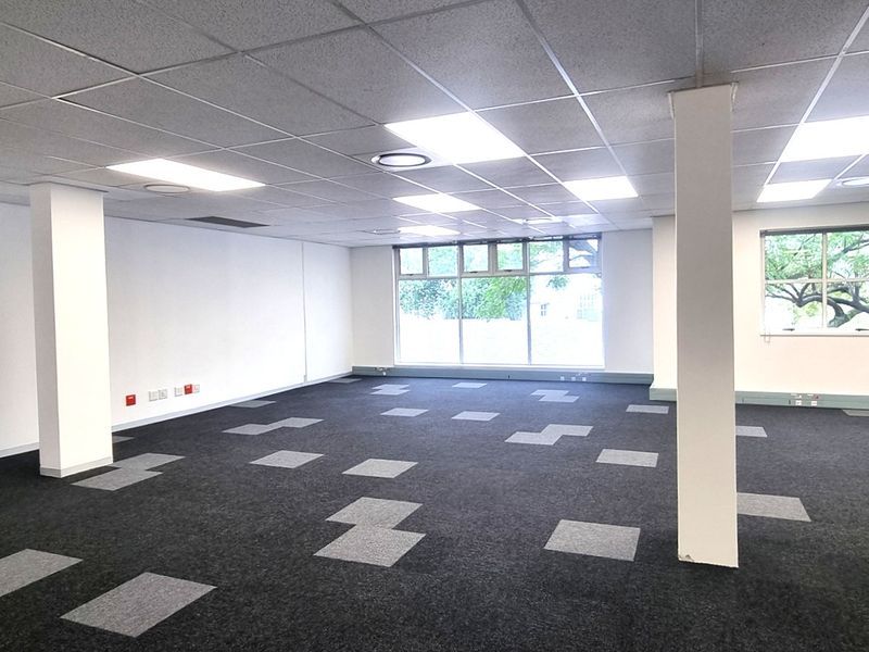 Office space to let in Ballywoods Office Park - Photo 8