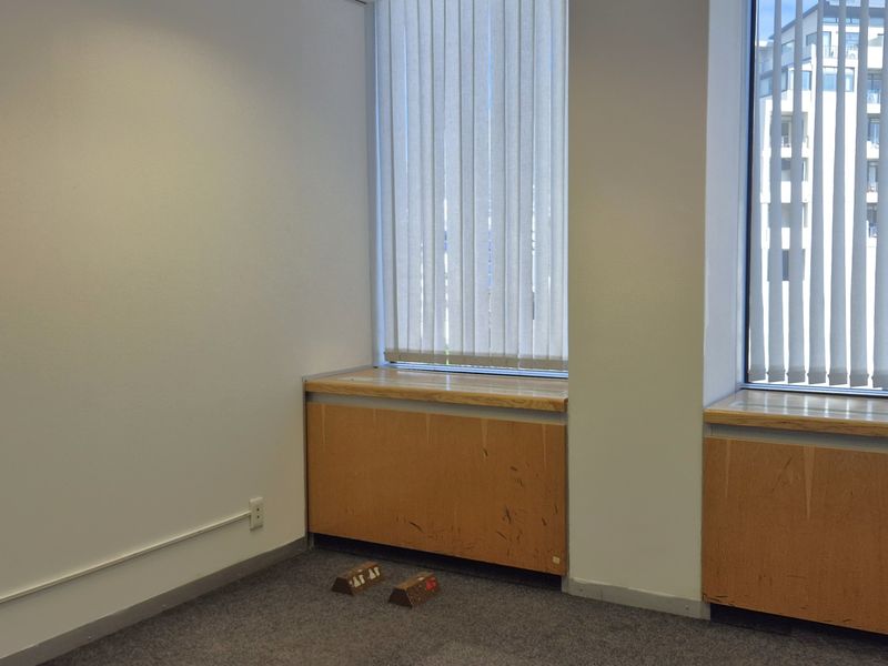 RESERVE BANK BUILDING | SECURE | STUNNING MOUNTAIN AND CITY VIEWS - Photo 4