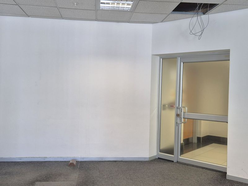 RESERVE BANK BUILDING | SECURE | STUNNING MOUNTAIN AND CITY VIEWS - Photo 8